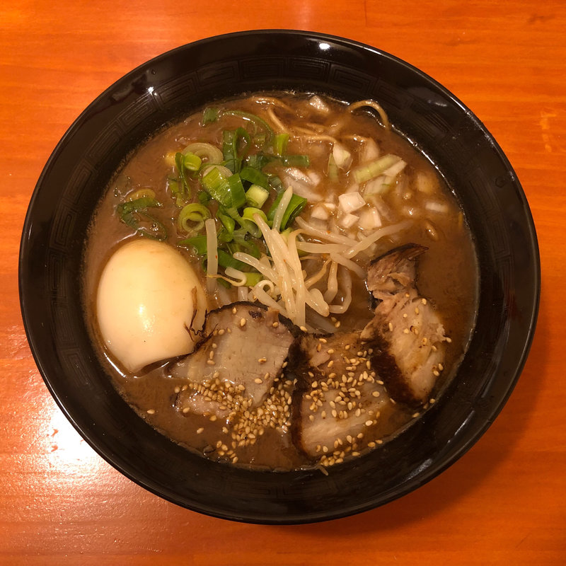 とりとんこつラーメン 煮たまご(麺屋岡田)