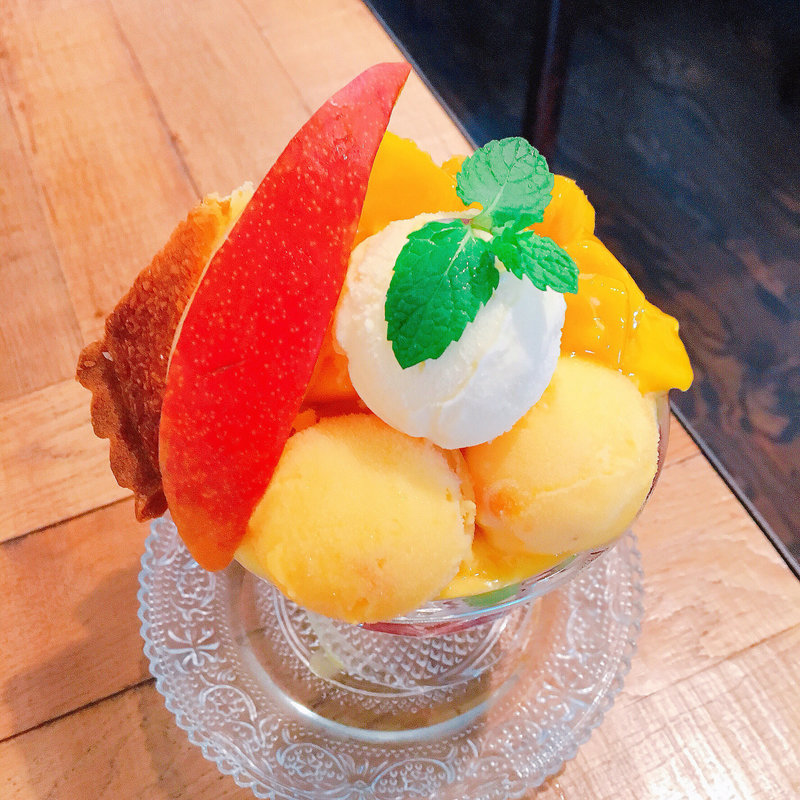 マンゴーパフェ(パティスリー MIU)
