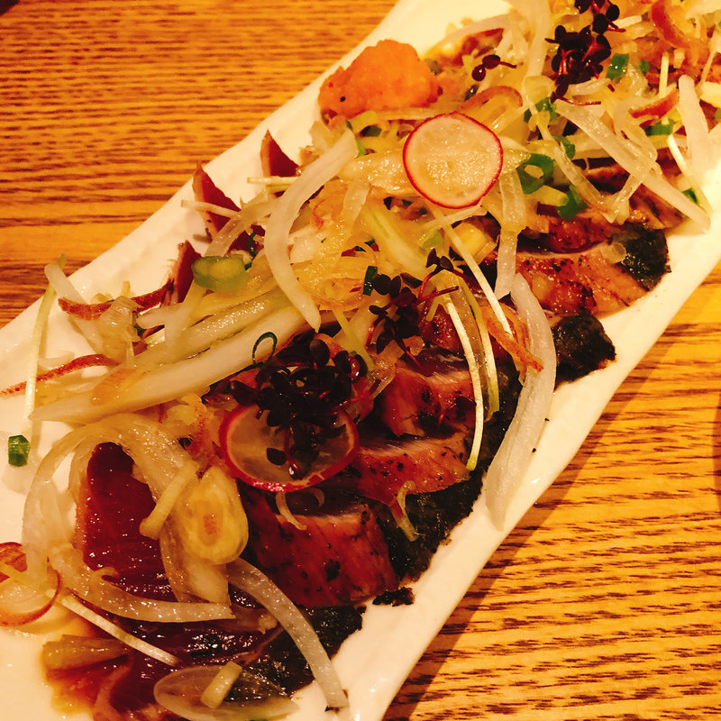 鰹のたたき(茶茶花 （チャチャ ハナ）)