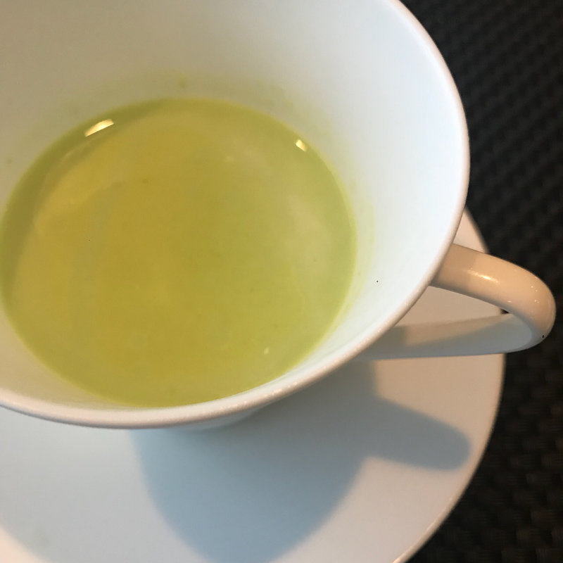 グリーンピースの冷製スープ(レストラン浜比庭 （ハピナ）)