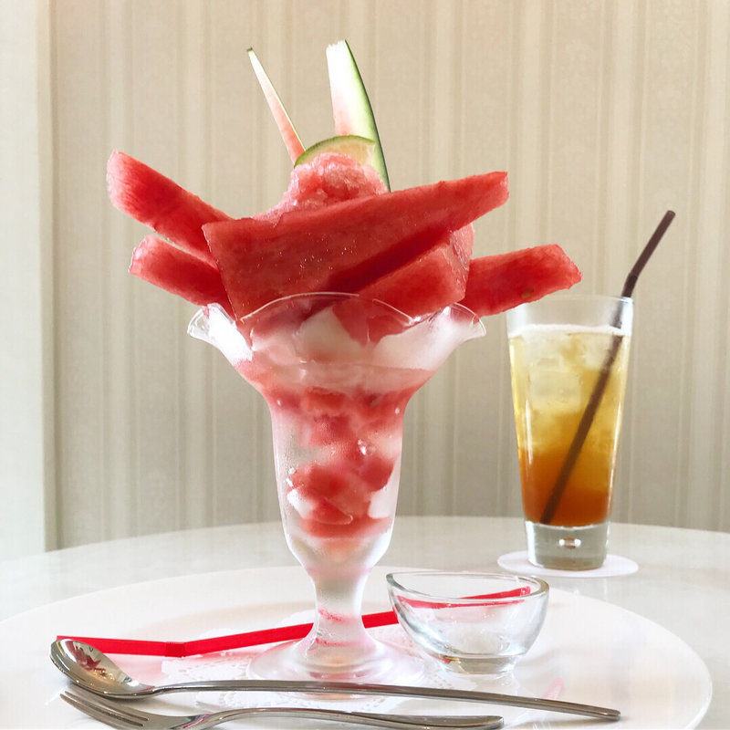 スイカと塩ミルクジェラートのパフェとライチティーソーダ(サロン・ド・テ プレジール)