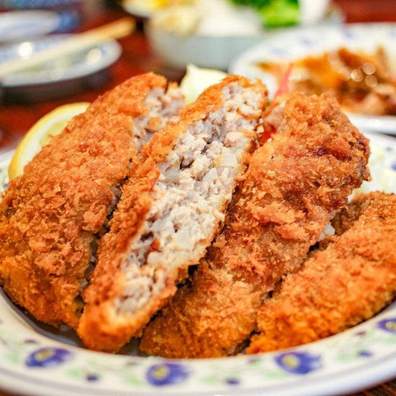 特大メンチカツ(丸千葉)