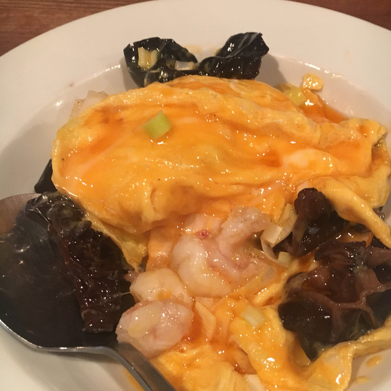 海老とキクラゲの卵炒め(琉球チャイニーズ TAMA)