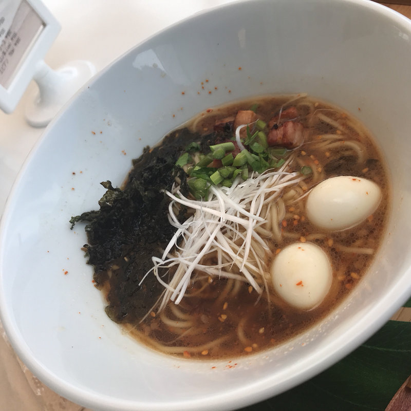 辛醤油ラーメン(AKIYA grill veranda)
