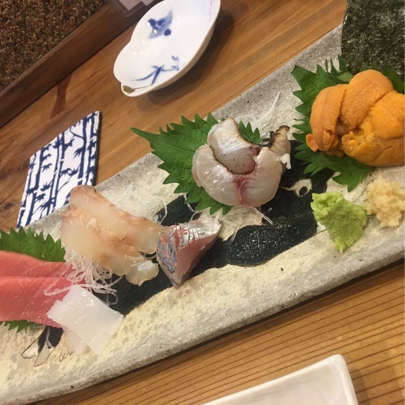 お刺身盛り合わせ、生うに(金兎（かなう）)