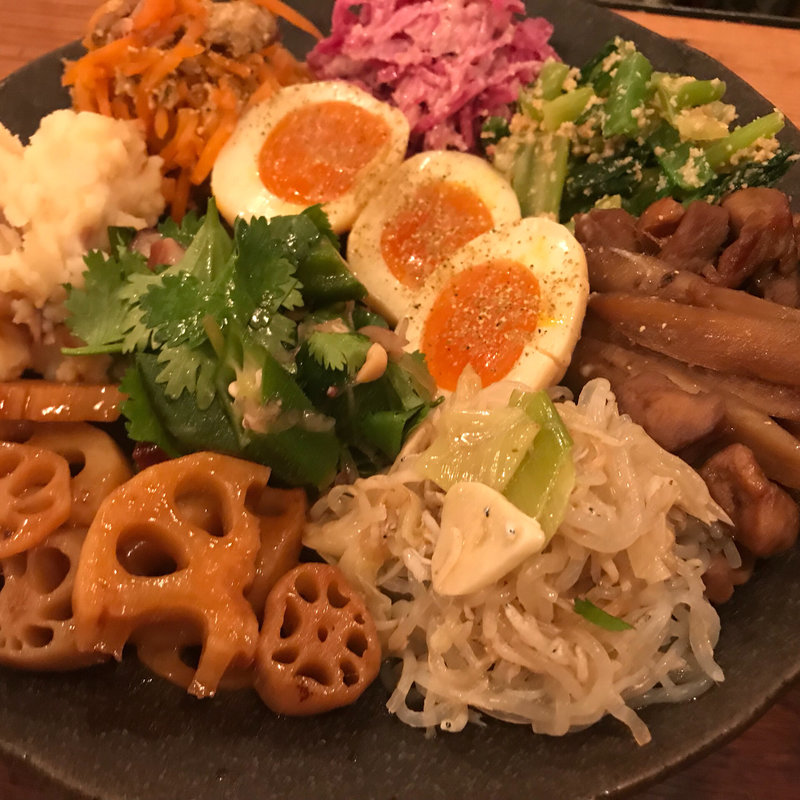 おばんざい盛り合わせ(マルサラ飲食店)