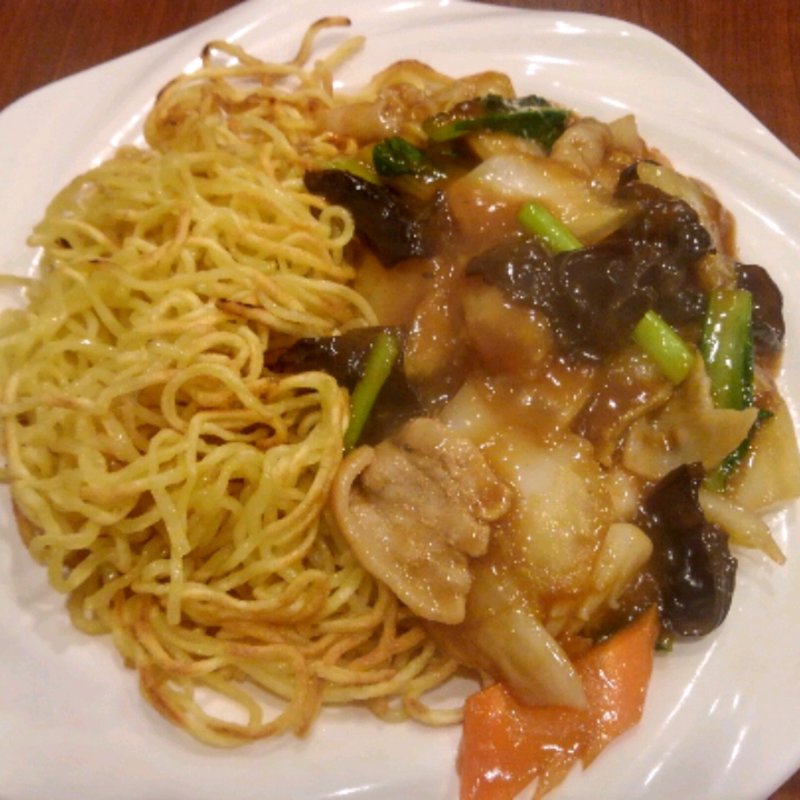 五目あんかけ揚げ焼きそば(台湾料理 有香園)