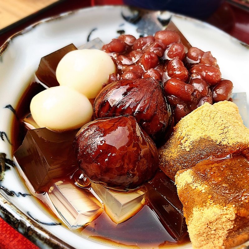 栗の渋皮煮とわらび餅入り 特製あんみつ黒みつ添え(梅園 清水店 （うめぞの）)