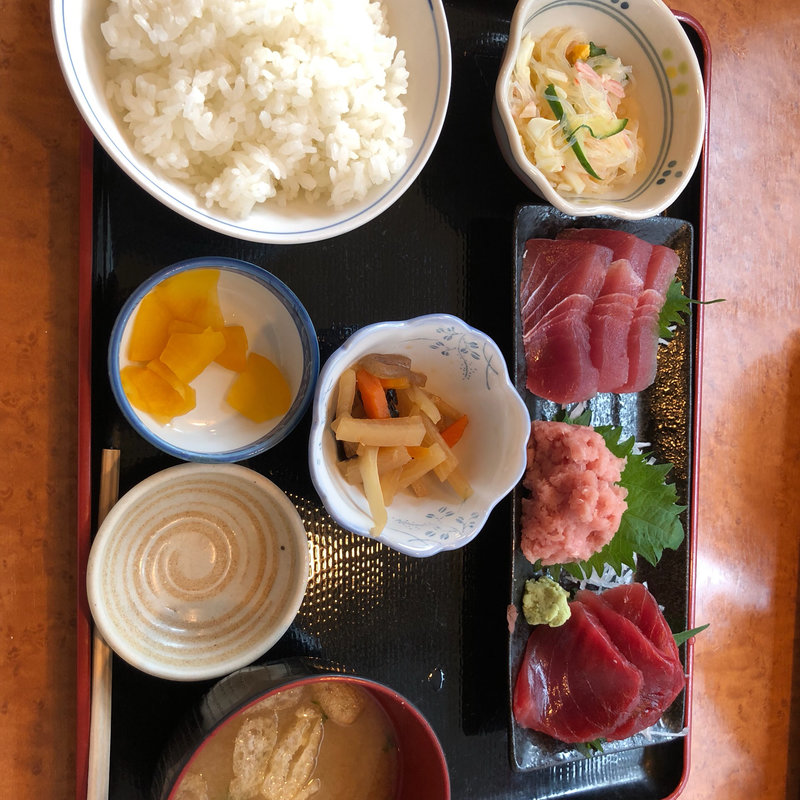 マグロ刺身定食(魚市 )