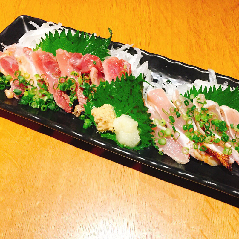 地鶏のタタキ(鶏の丸金 （トリノマルキン）)