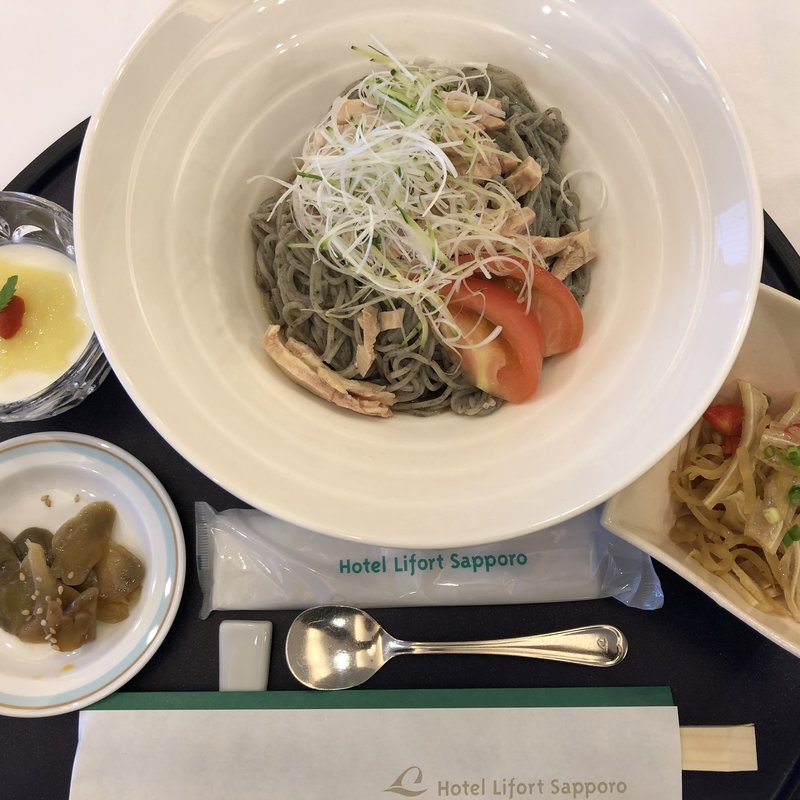 特製冷やし中華(ホテルライフォート札幌)