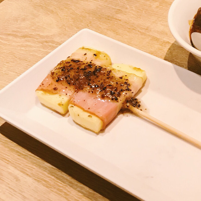 チーズベーコン巻き トリュフソース(赤白 新大阪店 （コウハク）)