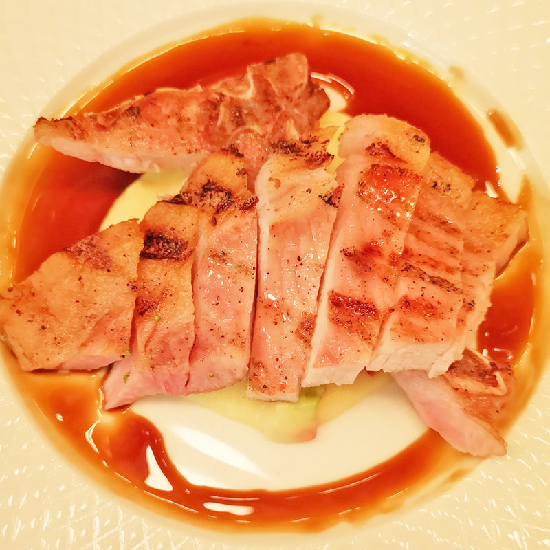 岩手県産岩中豚のTボーンステーキ(200g)(HYTOKYO)