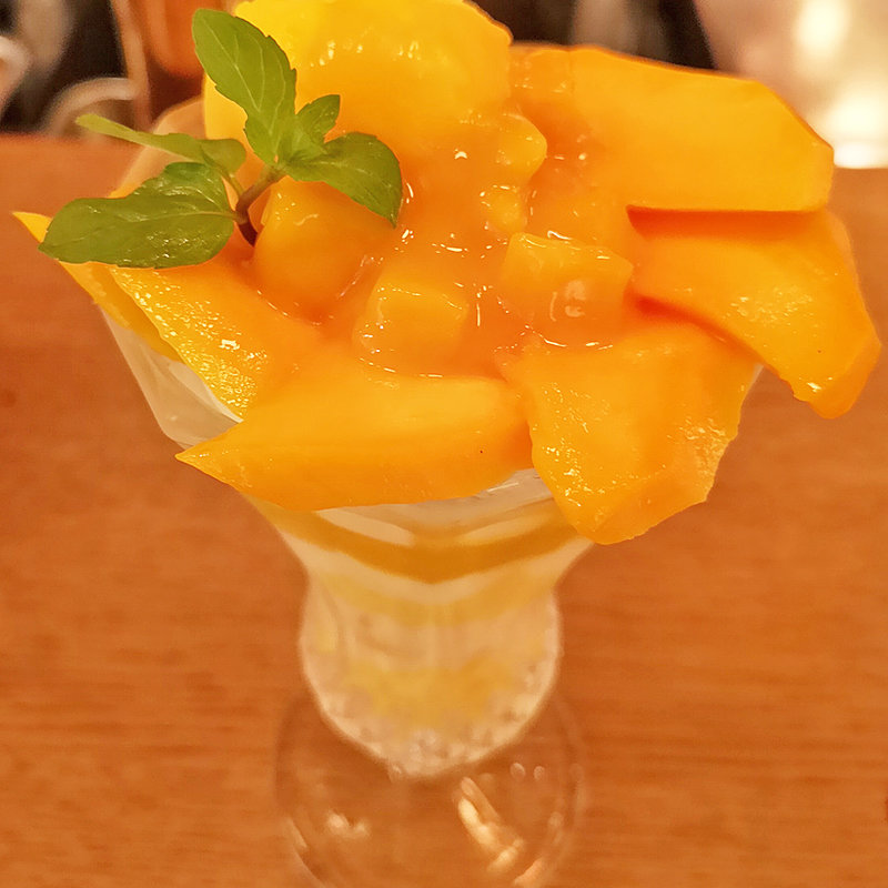 季節のフルーツパフェ(HYTOKYO)