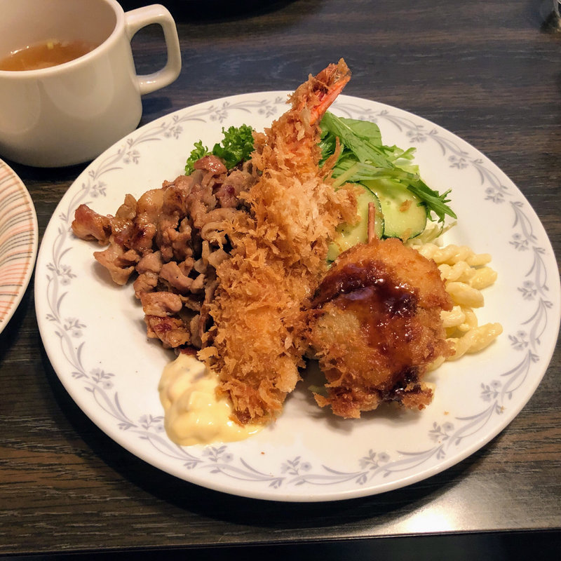 海老・帆立フライ 豚バラの焼肉(デリス （delices）)