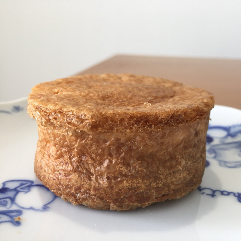 シュークリーム(ラムレーズン)(洋菓子店slow)