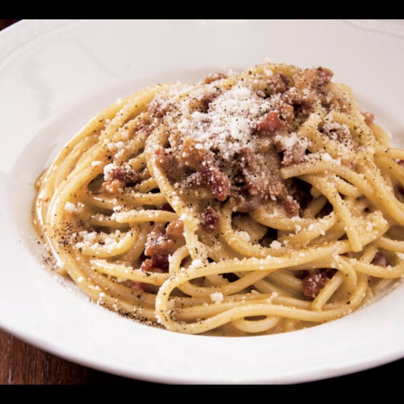ランチのとは一味違う、夜だけ「本当のカルボナーラ」(イタリア料理フィオレンツァ)