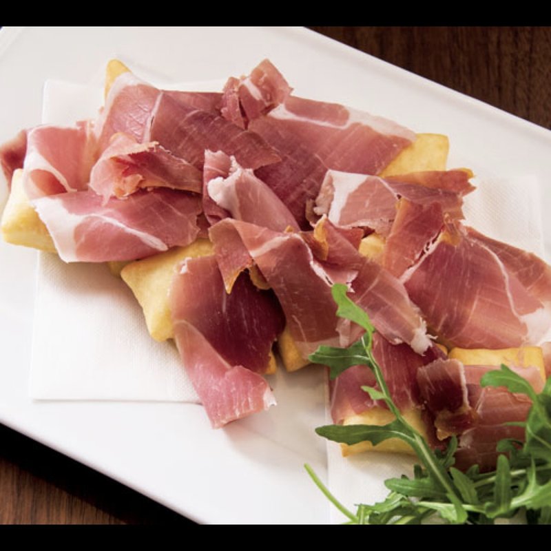 パルマ生ハムとトルタフリッタ(イタリア料理フィオレンツァ)