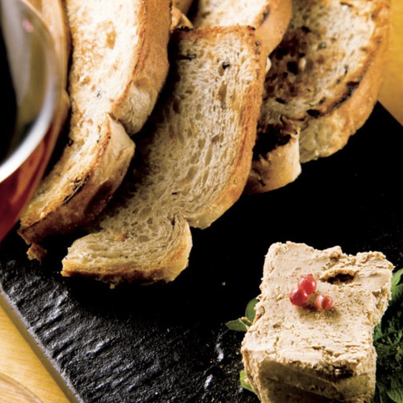 レバーペースト雑穀パン付き(焼鳥料理 文鳥)