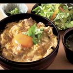 東京軍鶏 親子丼（ランチ、軍鶏スープ・サラダ・香物付き）