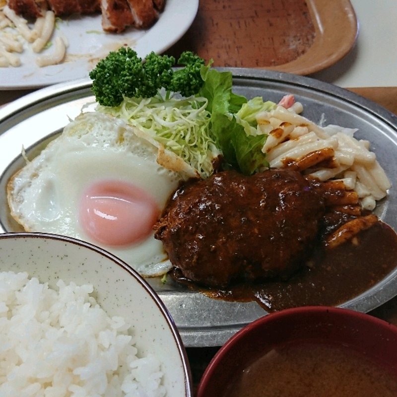 ハンバーグ定食(甲田)