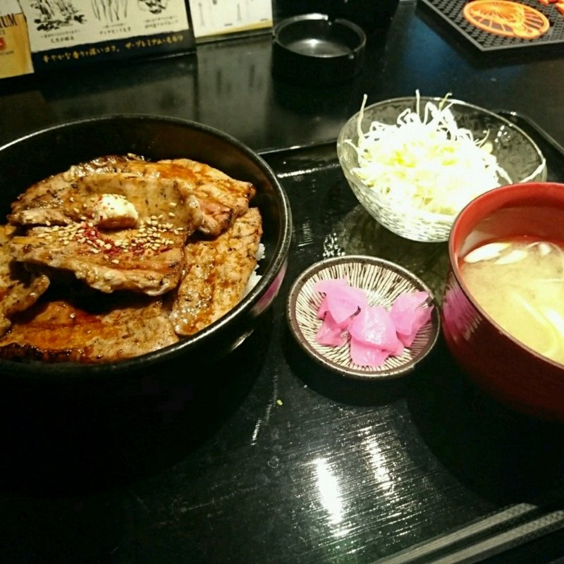 バラ豚丼(十勝ほっこり処 姉さん家)