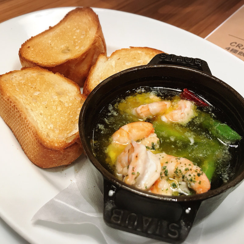 ◆小海老とアスパラのアヒージョ(ケラケラ クランツ （KELLER KELLER KRANZ）)