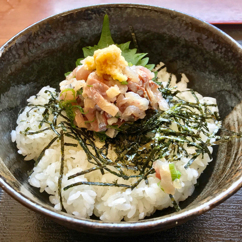 鯵丼(市場の食堂 金目亭 )