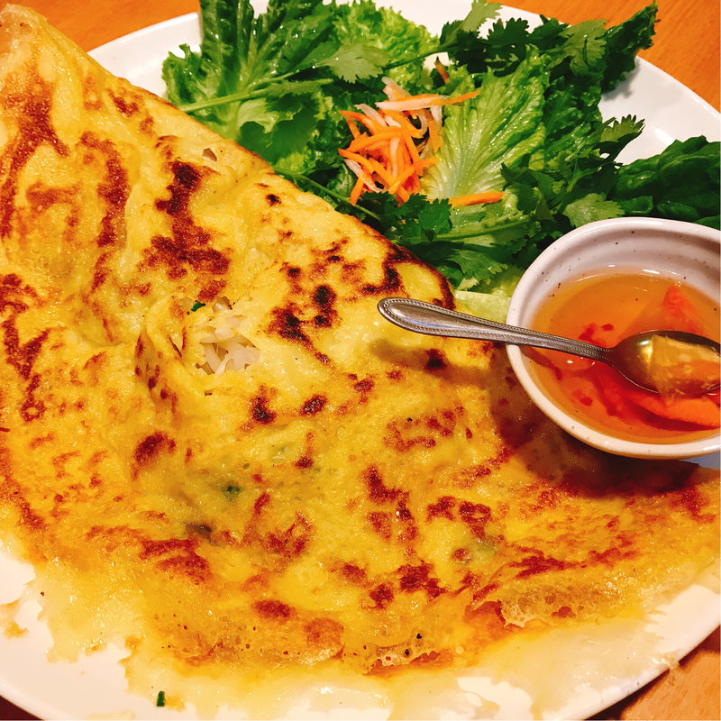 豚肉と海老のバインセオー(ベトナム料理 故郷レストラン 西日暮里店 )