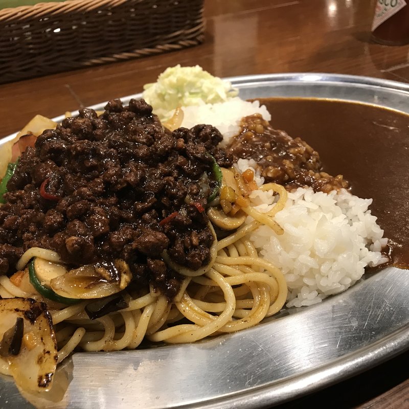 黒キーマカレー焼スパ＆カレー(ほぉーバル )