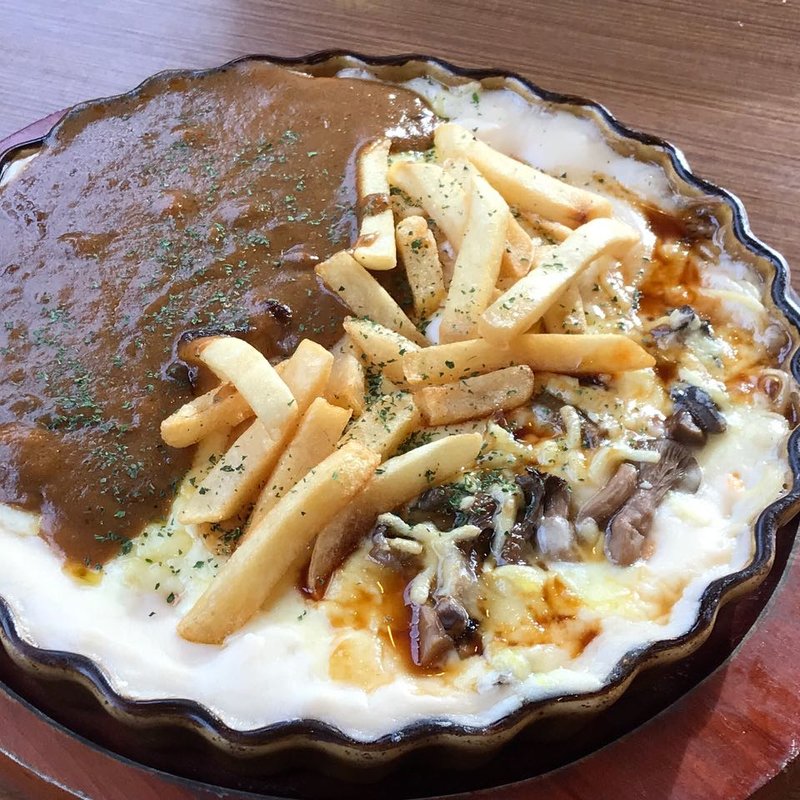 カレードリアとキノコのスパグラ(ピア・ジョリー 布施店)