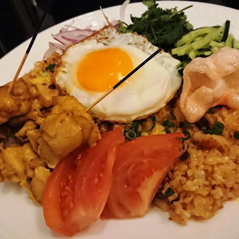 インドネシア風フライドライス”ナシゴレン”(バー プラス （BAR PLUS）)