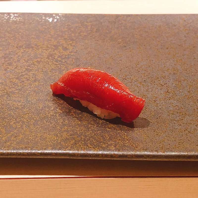 漬けマグロの握り(鮨 青海)