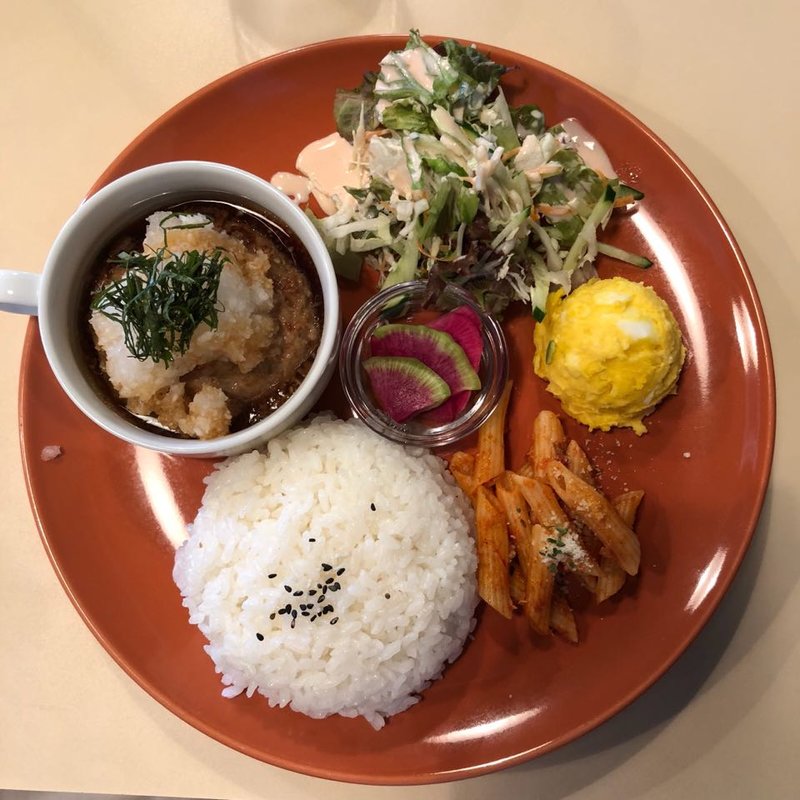 おろしハンバーグプレート(POOL)