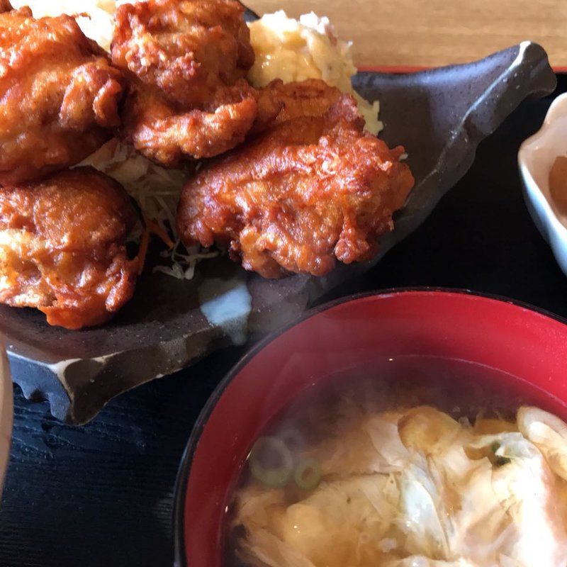唐揚げ定食(あんじゅう)