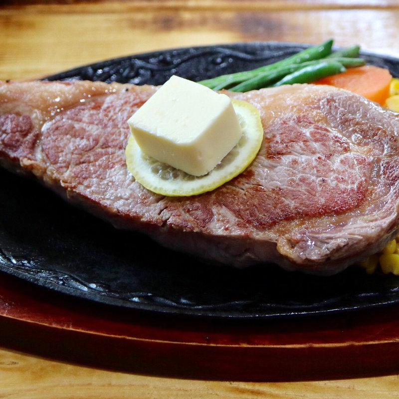 リブローステーキ プライム 300g(山中湖畔のステーキ酒場 )