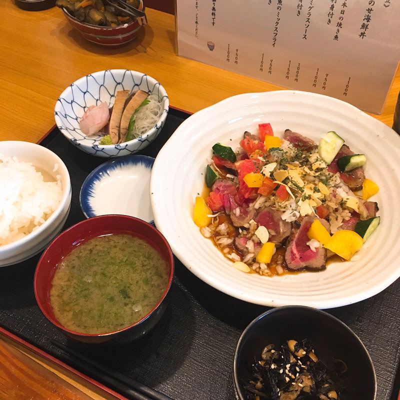 週替り 牛ももたたき 定食(まえ田 )