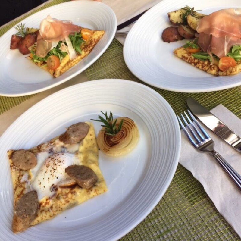 Assorted Berries breakfast crepe(Arancino di Mare)