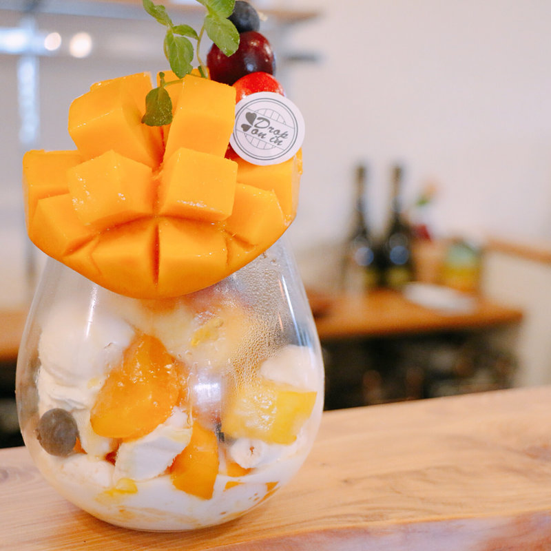 宮古島マンゴーパフェ(Drop on in)