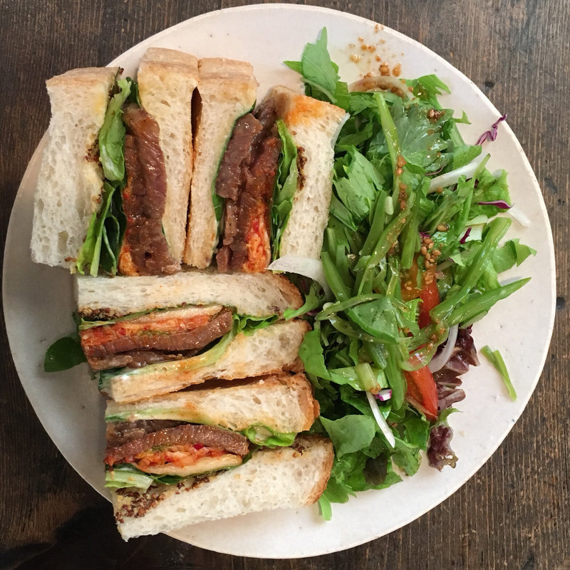 黒毛和牛のカルビサンド(寺町李青)