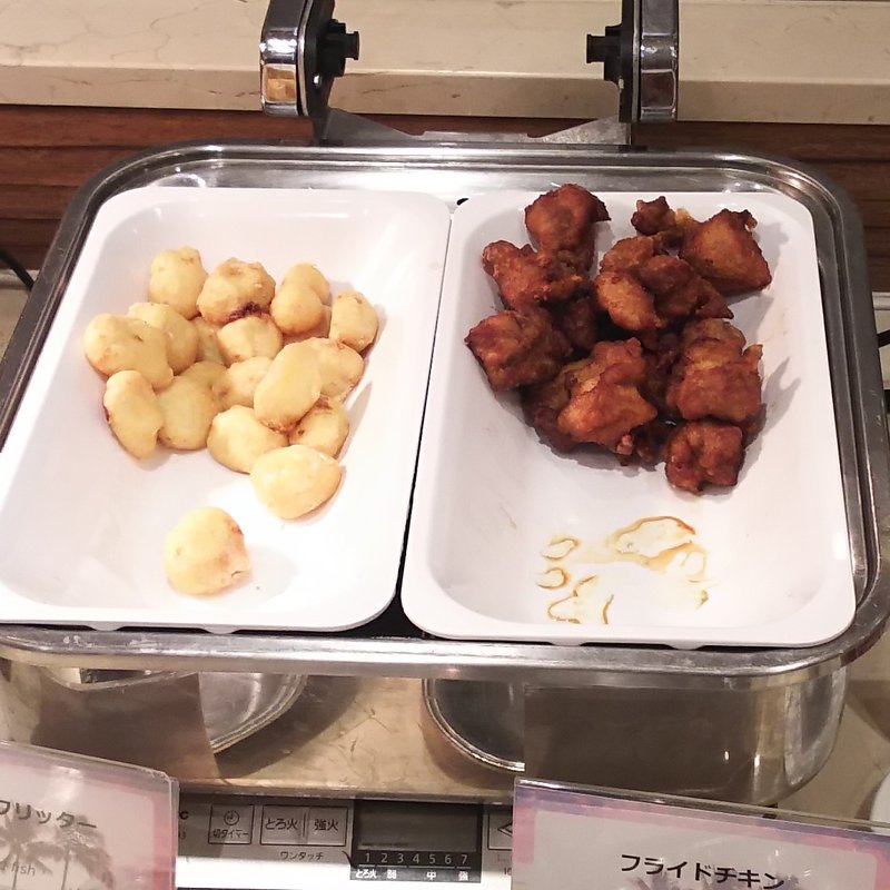 白身魚のフリッター＆フライドチキン(カフェレストラン ナトゥーラ)