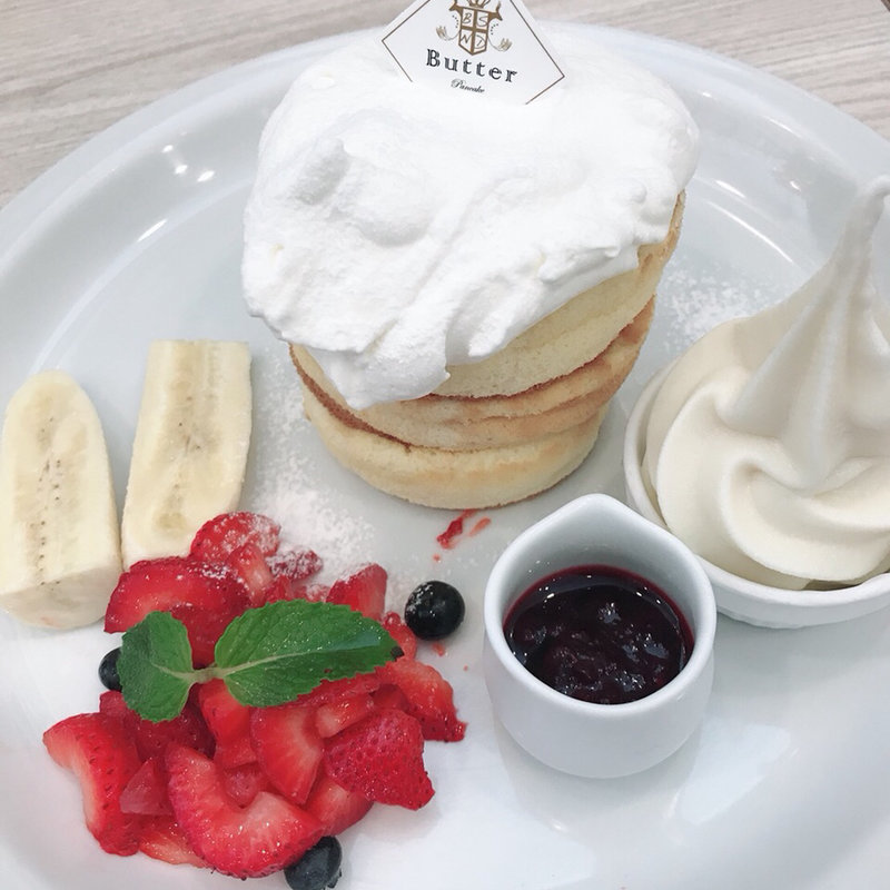 ミックスベリーのホワイトタワー(Butter 神戸ハーバーランド)