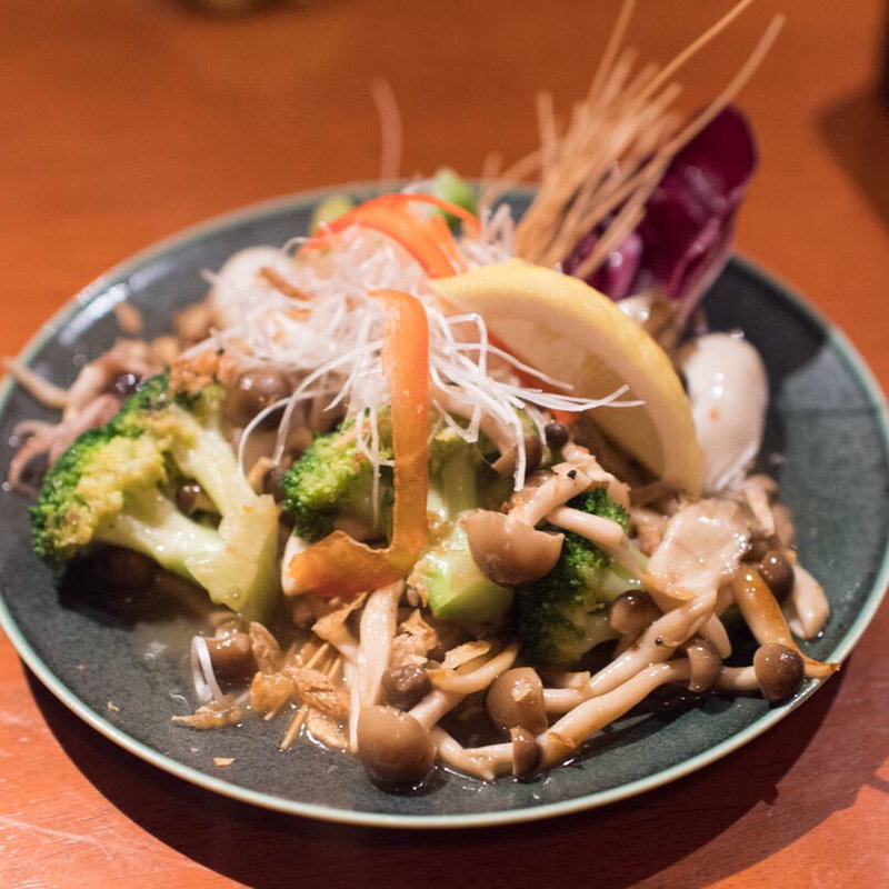 イカとブロッコリーの海鮮醤炒め(アジアンダイニング金魚蘭)