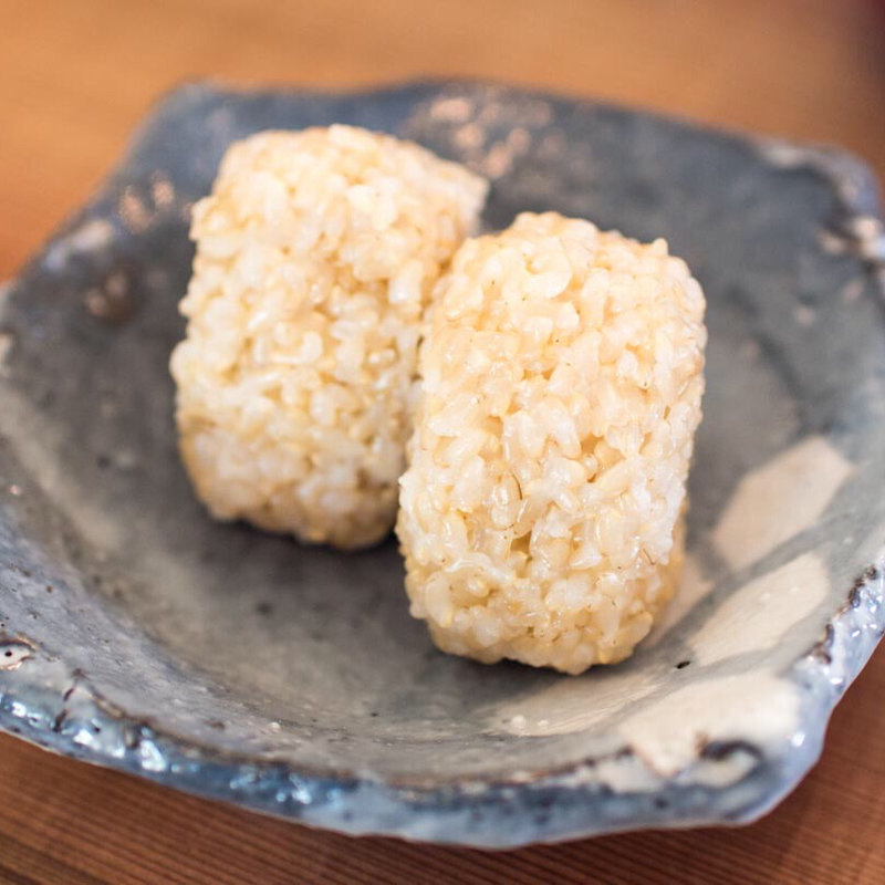 玄米おにぎり(八葉食堂)