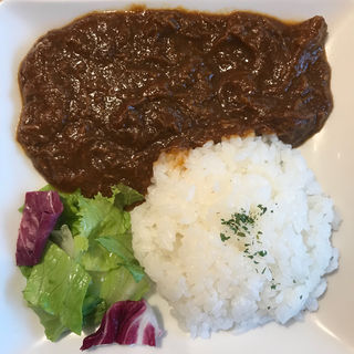 じっくり煮込んだ焼肉屋のビーフカレー(ワンカルビ 花小金井店)