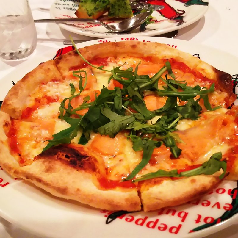 サーモンのピッツァ(モナリザン)