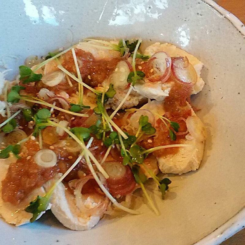 蒸し鶏の梅ソース和え(BEAVER)