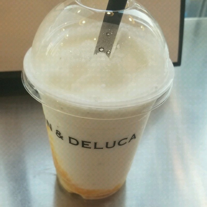 マンゴーラッシーフラッペ(DEAN & DELUCA新宿)