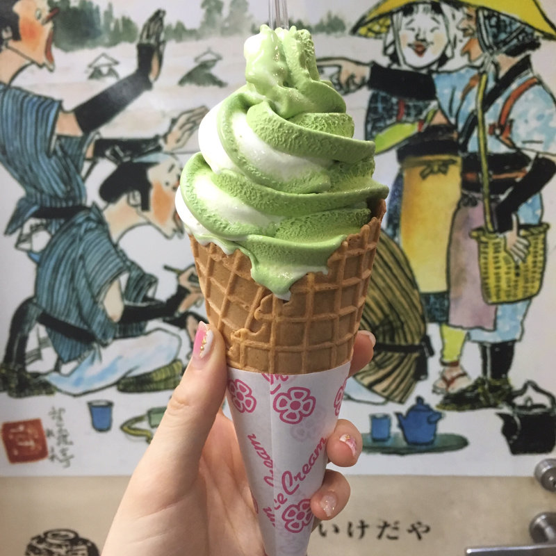 抹茶×生クリームバニラソフトクリーム(都の銘茶 茶の池田や)