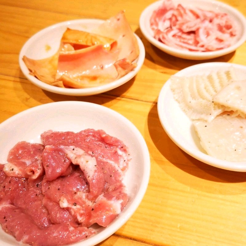 ホルモン4種(新鮮ホルモン 豚風)